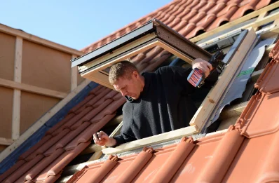 Pose de fenêtres de toit Velux à Remomeix